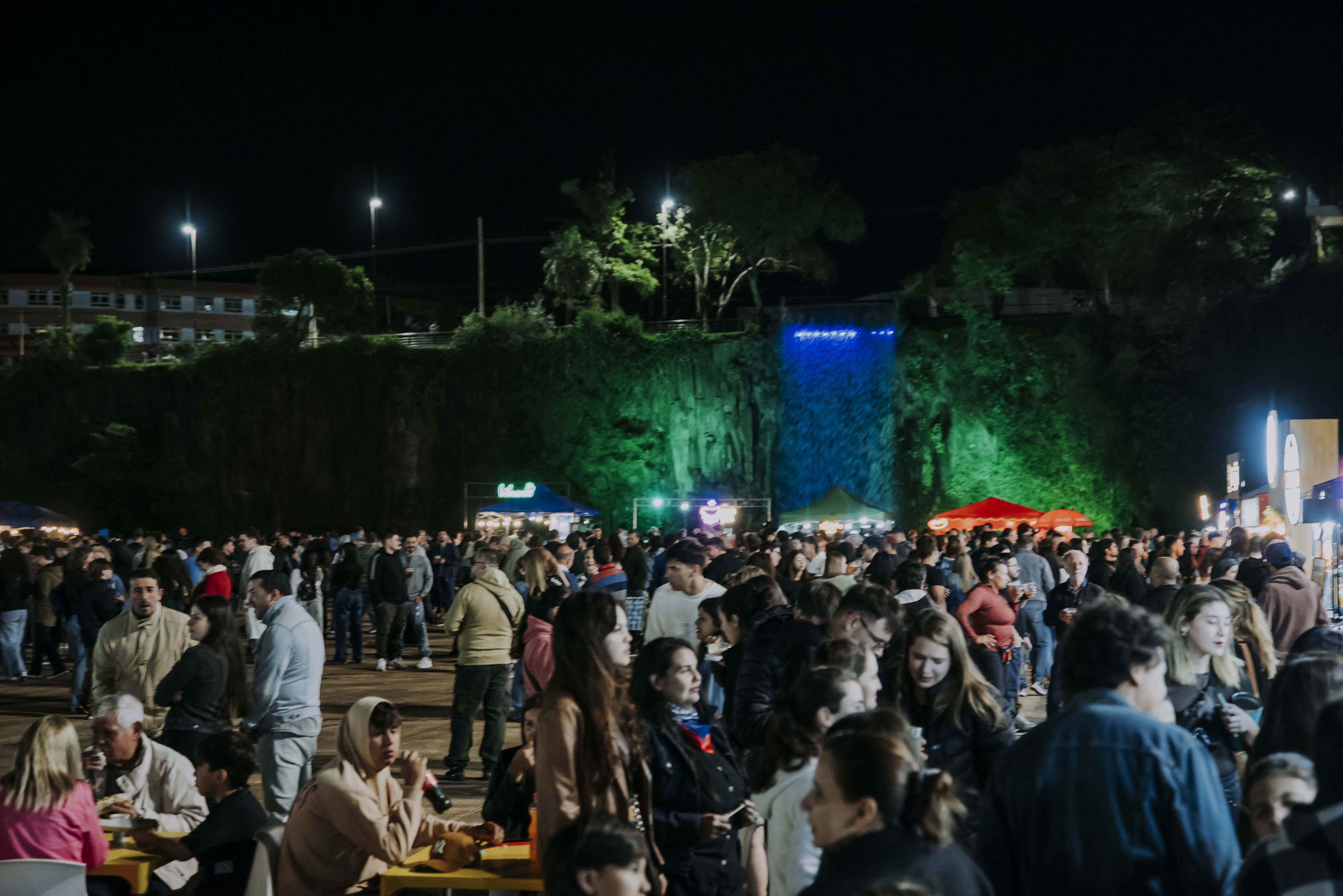 <p>“La Cascada” brilló a puro ritmo, alegría y color en el Oktoberfest 2025</p>